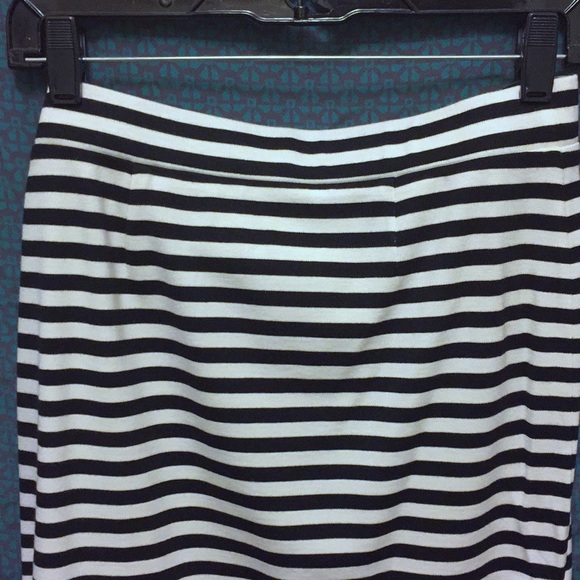 Fossil Lucky Black and White Knit Skirt - Picture 2 of 6